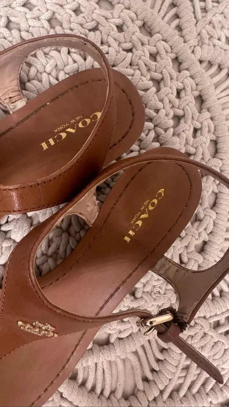 Coach Tan Leather Thong Sandals With Back Strap Size 7